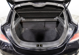 Подержанный автомобиль Opel Astra Hatchback 2010 года (19 фото)