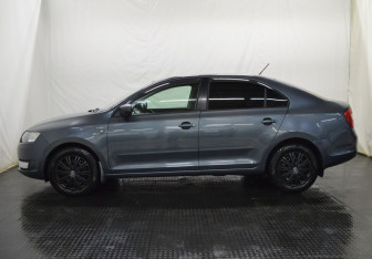 Подержанный автомобиль Skoda Rapid Liftback 2016 года (8 фото)