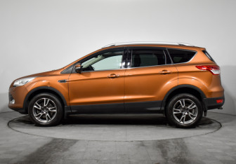 Подержанный автомобиль Ford Kuga 2014 года (8 фото)
