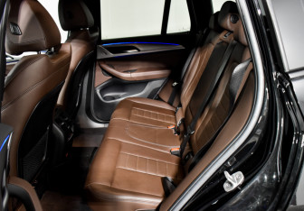 Подержанный автомобиль BMW X3 2021 года (12 фото)