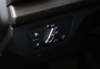 Подержанный автомобиль Audi Q5 2021 года (24 фото)