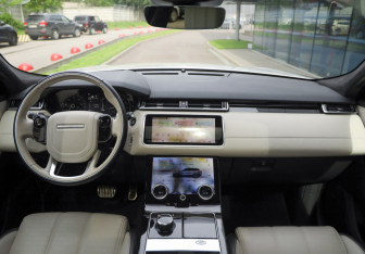 Подержанный автомобиль Land Rover Range Rover Velar 2019 года (11 фото)