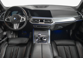 Подержанный автомобиль BMW X5 2019 года (13 фото)
