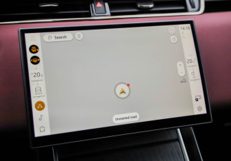 Подержанный автомобиль Land Rover Range Rover Evoque 2024 года (17 фото)