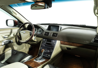 Подержанный автомобиль Volvo XC90 2012 года (9 фото)