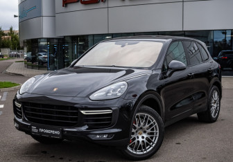 Подержанный автомобиль Porsche Cayenne 2014 года (3 фото)