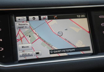 Подержанный автомобиль Land Rover Range Rover Sport 2015 года (18 фото)