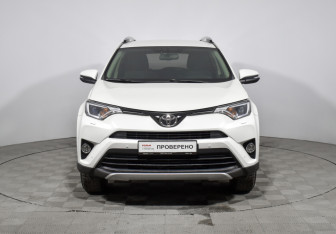 Подержанный автомобиль Toyota RAV4 2017 года (2 фото)