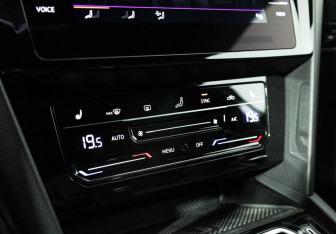 Подержанный автомобиль Volkswagen Passat Sedan 2021 года (19 фото)