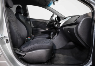 Подержанный автомобиль Hyundai Solaris Sedan 2015 года (19 фото)