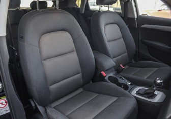 Подержанный автомобиль Audi Q3 2013 года (22 фото)