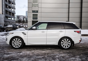 Подержанный автомобиль Land Rover Range Rover Sport 2016 года (9 фото)