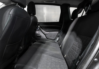 Подержанный автомобиль Renault Duster 2016 года (12 фото)