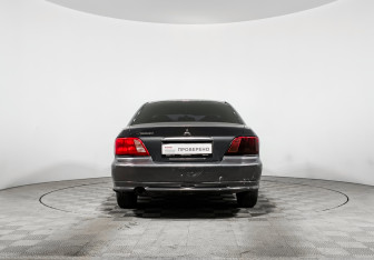 Подержанный автомобиль Mitsubishi Galant Sedan 2002 года (5 фото)