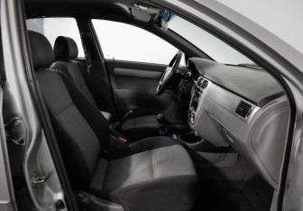 Подержанный автомобиль Chevrolet Lacetti Sedan 2012 года (17 фото)