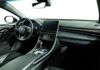 Подержанный автомобиль Toyota Avalon 2022 года (9 фото)