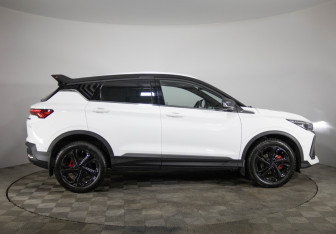 Подержанный автомобиль Geely Coolray 2023 года (4 фото)