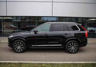 Подержанный автомобиль Volvo XC90 2019 года (7 фото)