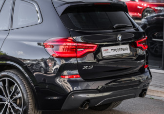 Подержанный автомобиль BMW X3 2018 года (12 фото)