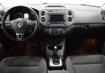Подержанный автомобиль Volkswagen Tiguan 2012 года (15 фото)