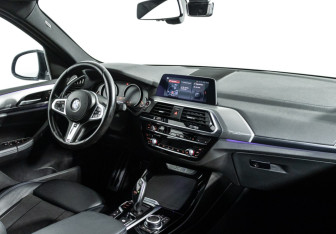 Подержанный автомобиль BMW X3 2021 года (9 фото)