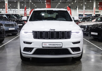 Подержанный автомобиль Jeep Grand Cherokee 2019 года (3 фото)