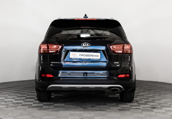 Подержанный автомобиль Kia Sorento 2018 года (6 фото)