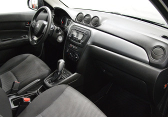 Подержанный автомобиль Suzuki Vitara 2016 года (12 фото)