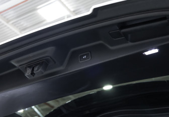 Подержанный автомобиль Land Rover Range Rover 2018 года (30 фото)