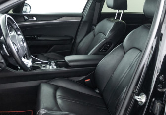 Подержанный автомобиль Kia K5 2020 года (16 фото)