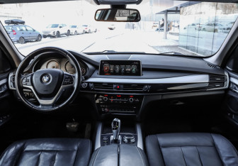 Подержанный автомобиль BMW X5 2017 года (11 фото)