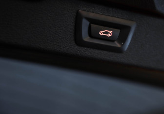 Подержанный автомобиль BMW X5 2015 года (38 фото)