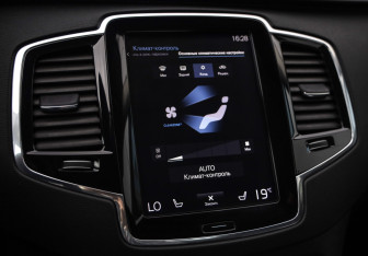 Подержанный автомобиль Volvo XC90 2019 года (17 фото)
