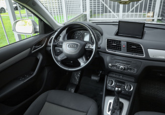 Подержанный автомобиль Audi Q3 2013 года (12 фото)