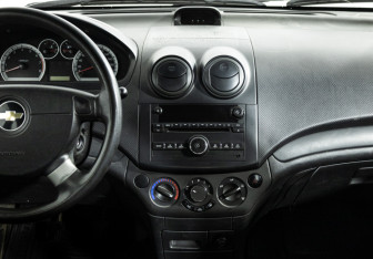 Подержанный автомобиль Chevrolet Aveo Sedan 2007 года (14 фото)