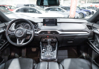 Подержанный автомобиль Mazda CX-9 2018 года (15 фото)
