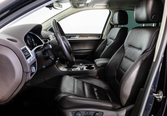 Подержанный автомобиль Volkswagen Touareg 2017 года (22 фото)