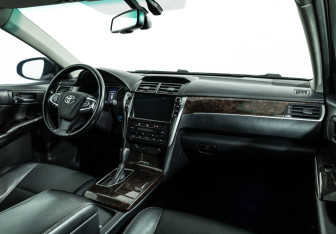 Подержанный автомобиль Toyota Camry Sedan 2018 года (9 фото)