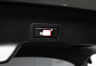 Подержанный автомобиль BMW X6 2013 года (19 фото)