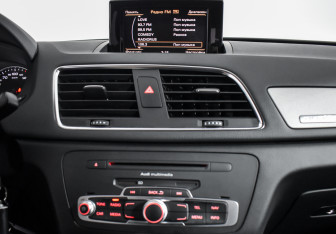 Подержанный автомобиль Audi Q3 2013 года (18 фото)
