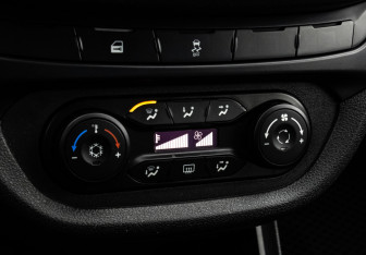 Подержанный автомобиль LADA (ВАЗ) Vesta Sedan 2017 года (12 фото)