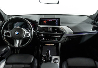 Подержанный автомобиль BMW X3 2020 года (12 фото)