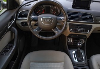 Подержанный автомобиль Audi Q3 2013 года (11 фото)