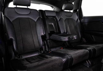 Подержанный автомобиль Audi Q7 2016 года (22 фото)