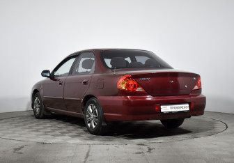 Подержанный автомобиль Kia Spectra Sedan 2007 года (7 фото)