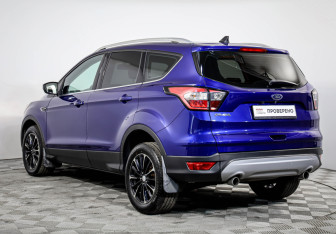 Подержанный автомобиль Ford Kuga 2017 года (7 фото)