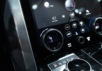 Подержанный автомобиль Land Rover Range Rover 2021 года (26 фото)