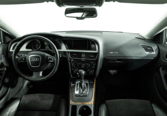 Подержанный автомобиль Audi A5 Liftback 2011 года (13 фото)