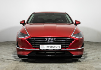 Подержанный автомобиль Hyundai Sonata 2020 года (2 фото)