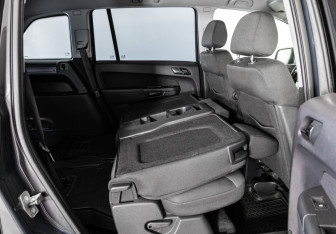 Подержанный автомобиль Opel Zafira Compactvan 2013 года (17 фото)